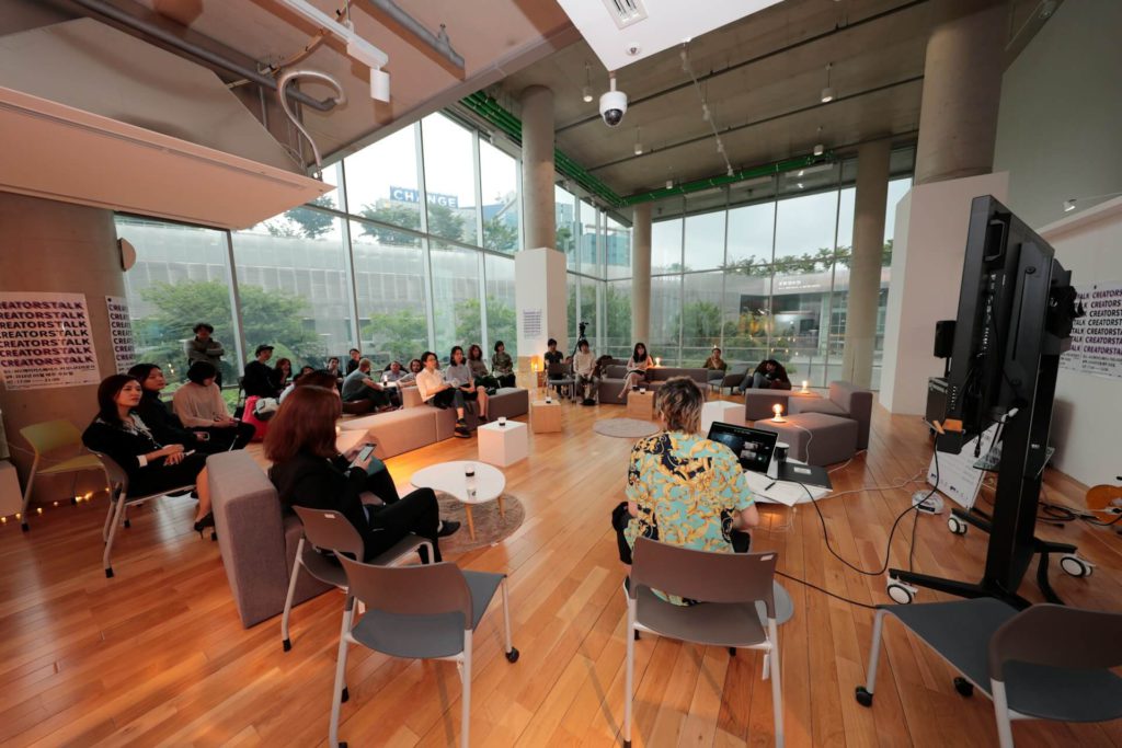 Facilitated workshop - people in meeting
